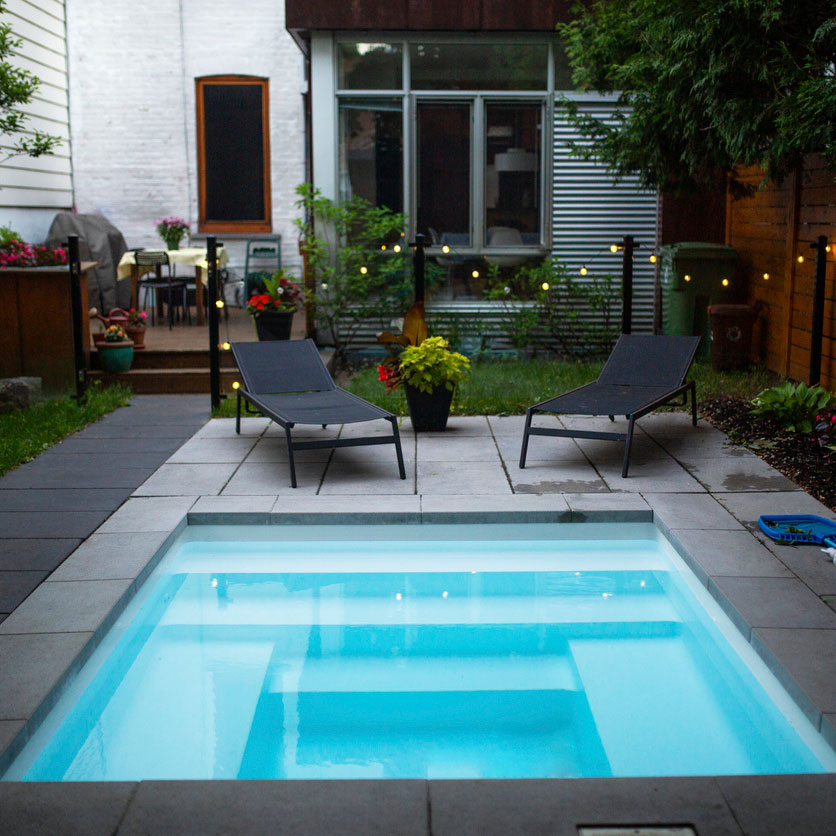 Water's Edge Pools & Spas Water's Edge Pools & Spas